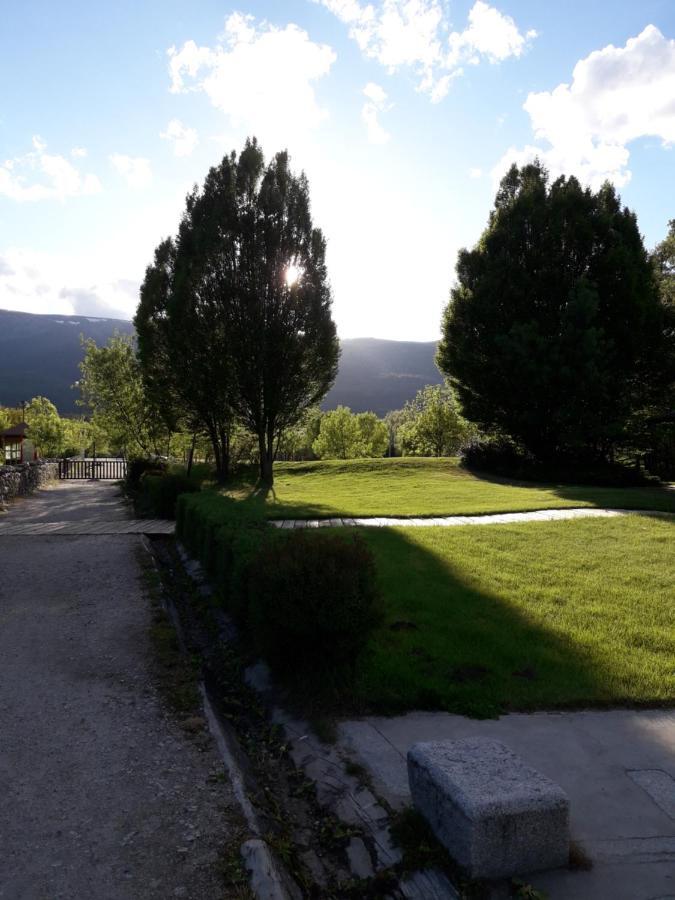 Zaguan Guest House Rascafria Luaran gambar